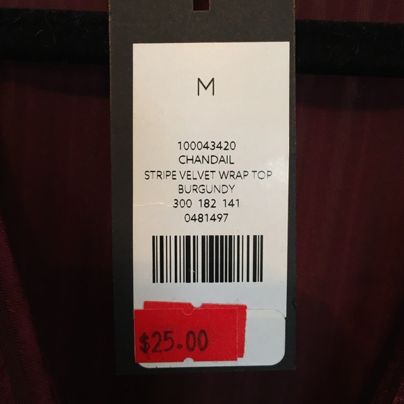 Dynamite | NWT Chandail Top - Picture 2 of 2